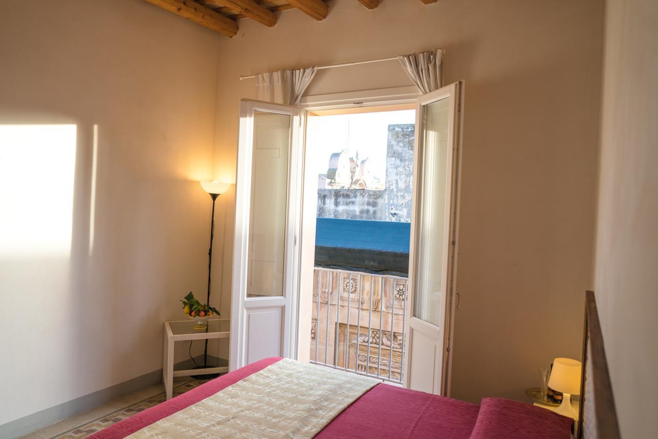 Apartamento Le Vie Di Trapani Habitación foto